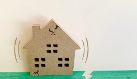地震による家の傾きの原因と影響、対策までを包括的に解説！